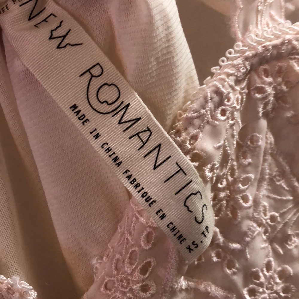 ✨Free People New Romantics Confetti Lace Dress✨ - Picture 5 of 8